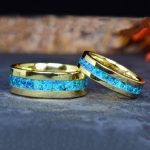 14K SÁRGA ARANY KARIKAGYŰRŰ PÁR - KÉK ÉS ZÖLD OPÁL BERAKÁSSAL