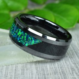   Fekete kerámia gyűrű, obszidián és sötétzöld opál berakással, 8 mm