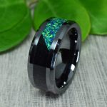 Fekete kerámia gyűrű, obszidián és sötétzöld opál berakással, 8 mm