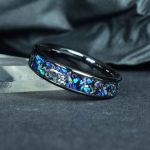 FEKETE KERÁMIA GYŰRŰ, GIBEON METEORIT, FEKETE TURMALIN ÉS OPÁL BERAKÁSSAL, 5 MM