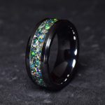 FEKETE KERÁMIA GYŰRŰ, GIBEON METEORIT, FEKETE TURMALIN ÉS ZÖLD OPÁL BERAKÁSSAL