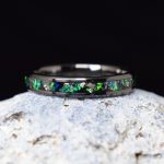 FEKETE KERÁMIA GYŰRŰ, GIBEON METEORIT, FEKETE TURMALIN ÉS SÖTÉTZÖLD OPÁL BERAKÁSSAL