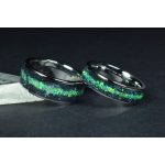 Nemesacél karikagyűrűpár, antimonit, fehér korall és zöld opál berakással