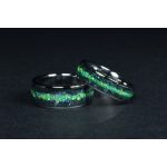 Nemesacél karikagyűrűpár, antimonit, fehér korall és zöld opál berakással