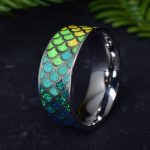 NEMESACÉL KARIKAGYŰRŰ, SZÍNÁTMENETES OPÁL PIKKELY MINTÁZATTAL - 2*