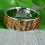 Nemesacél gyűrű, stabilizált karéliai nyírfa berakással