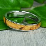 Nemesacél gyűrű, stabilizált nyírfa berakással