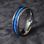 WOLFRAM-KARBID GYŰRŰ, LAPIS LAZULI ÉS ÓCEÁNKÉK OPÁL BERAKÁSSAL